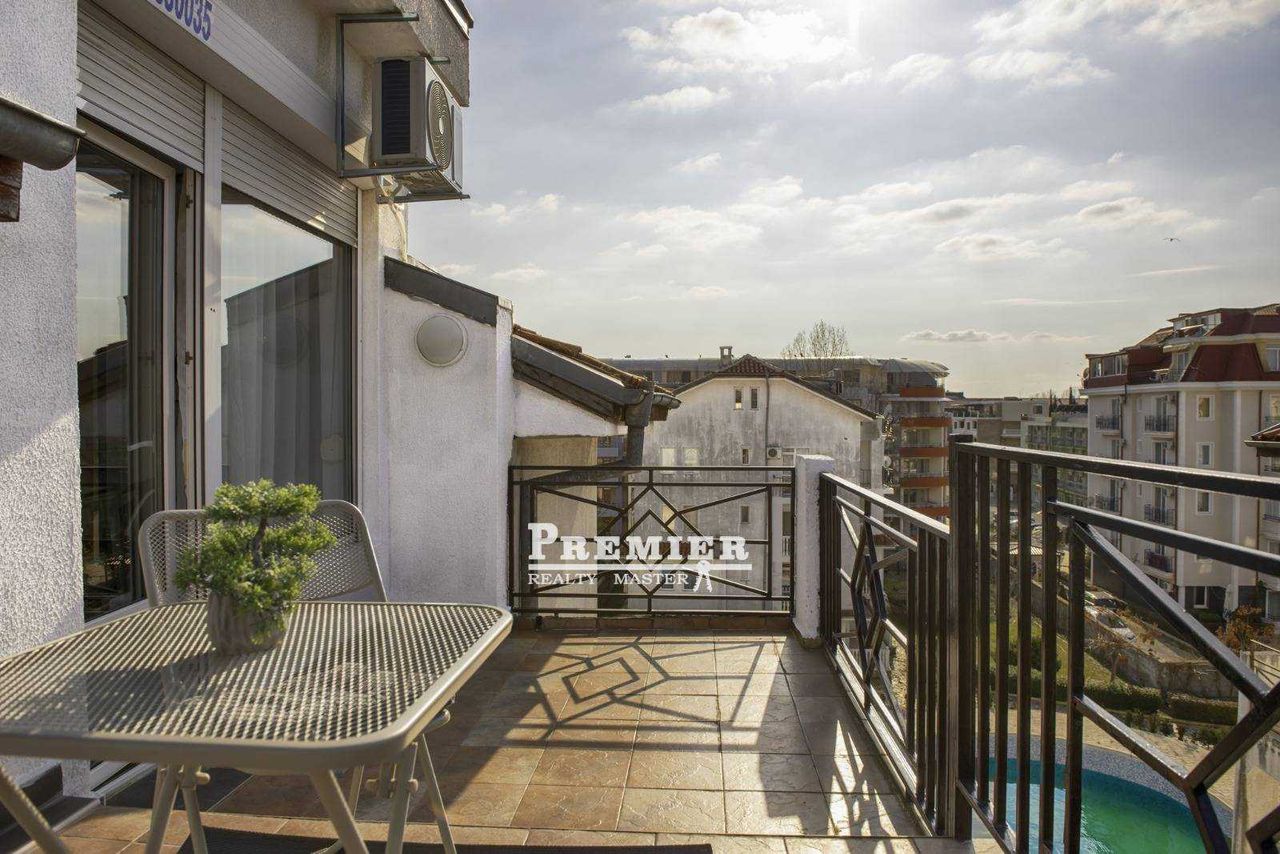 Продава се Двустаен апартамент в к.к. Слънчев бряг - 55 кв.м за 1037 €/кв.м - Снимка #2