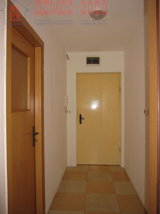 Двустаен необзаведен апартамент в района на ЛК Тракия