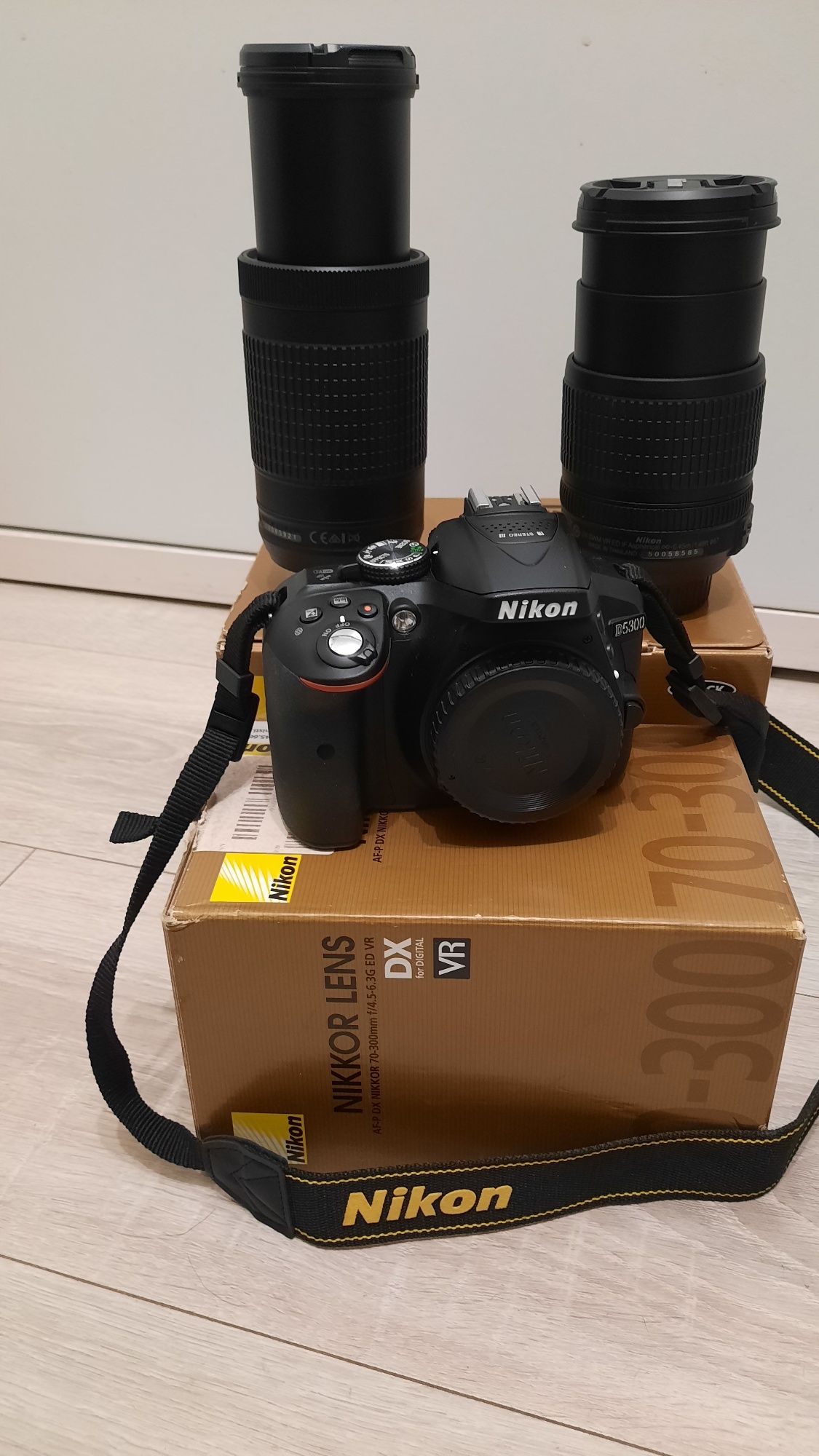Vand aparat foto Nikon D5300 +obiectiv+blitz