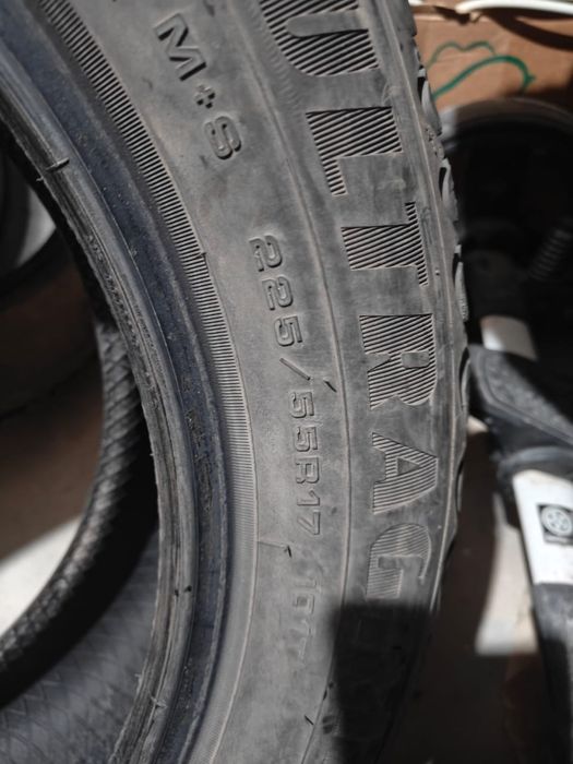 Продам зимние шины 225 55 R17, шипованные