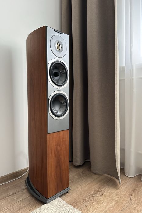 Audiovector R3 Avantgarde walnut