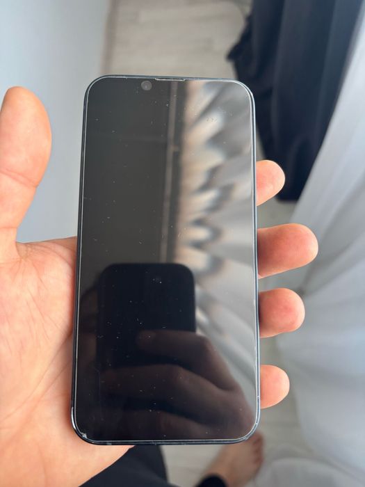 Vand iphone 13 in stare buna