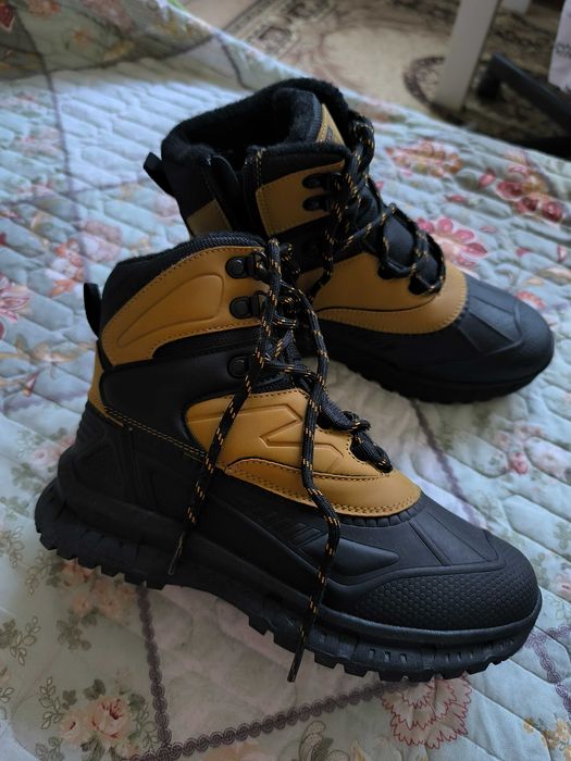 Продам ботинки десткие