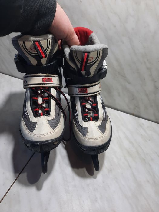 Patine gheata 325 patinaj reglabile  marime eu 34-35-36