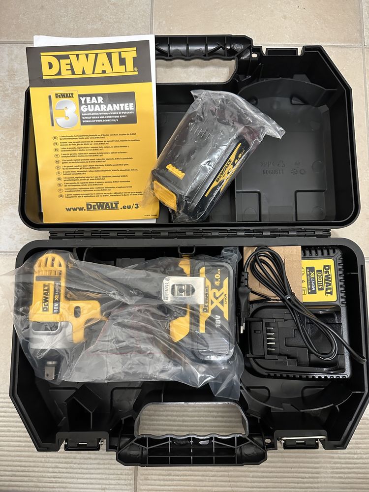 Masina de insurubat cu impact Dewalt