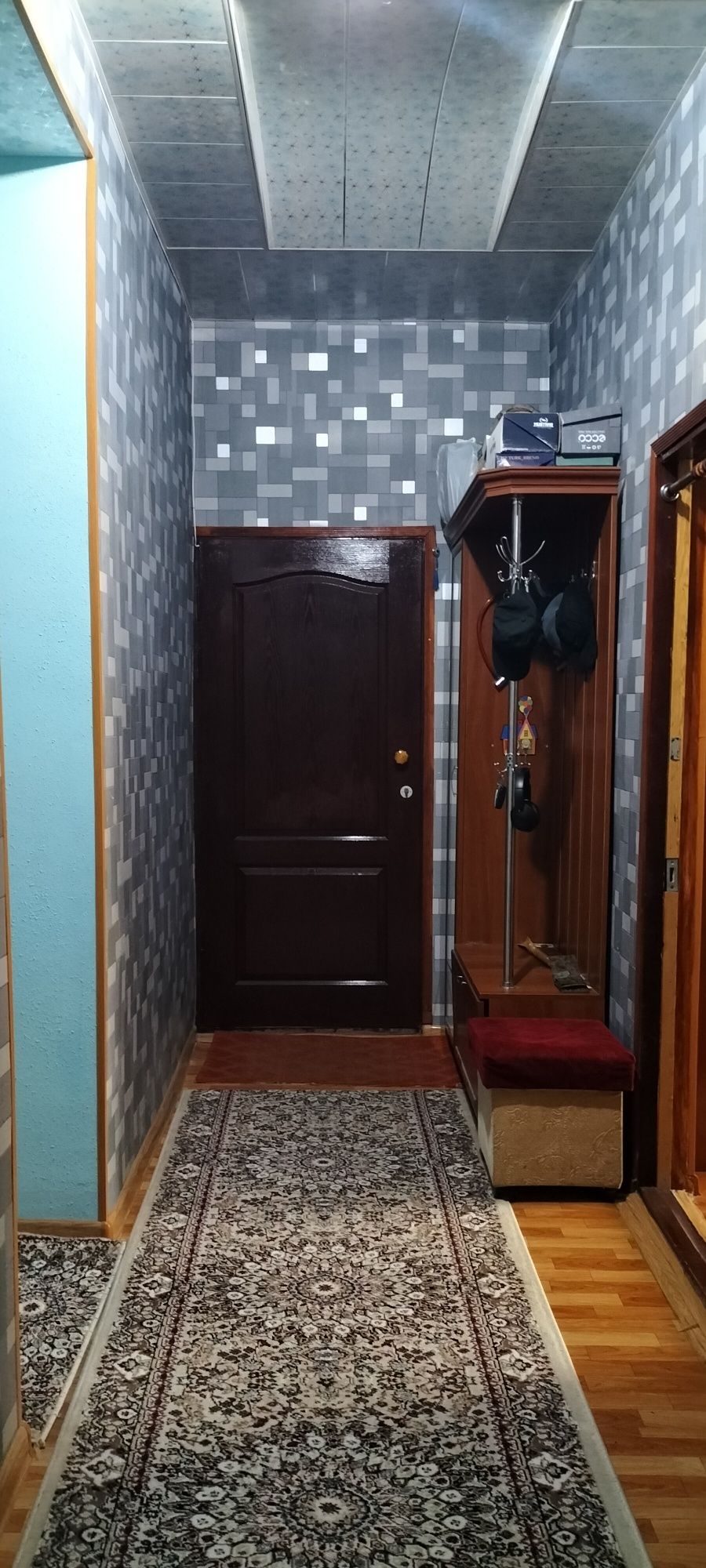 3xonali kvartira sotiladi