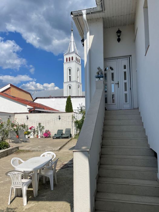 În Centrul Vechi,vând casă boierească,cu 2 spații comerciale!!!