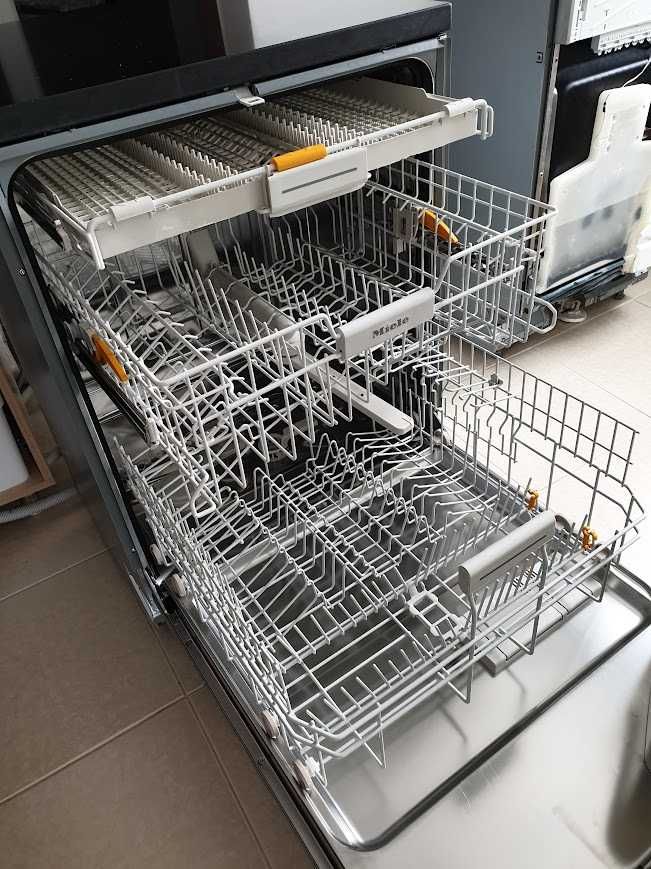 XXL Съдомиялна Miele - Auto Open - 14 Комплекта - Пълно Вграждане 60см