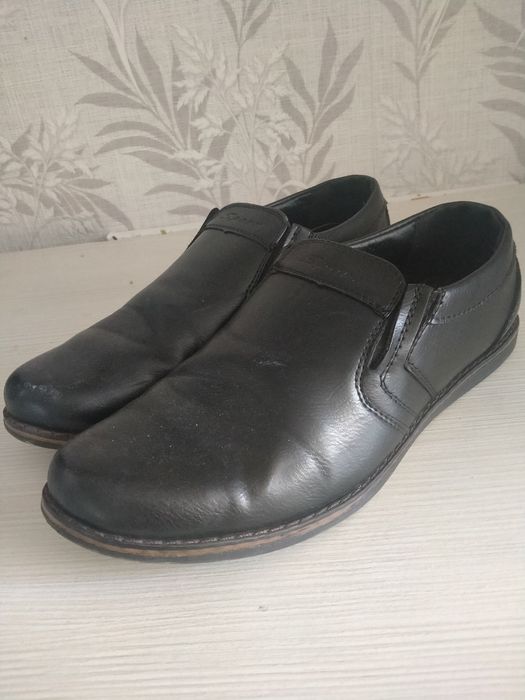 Спортивные туфли