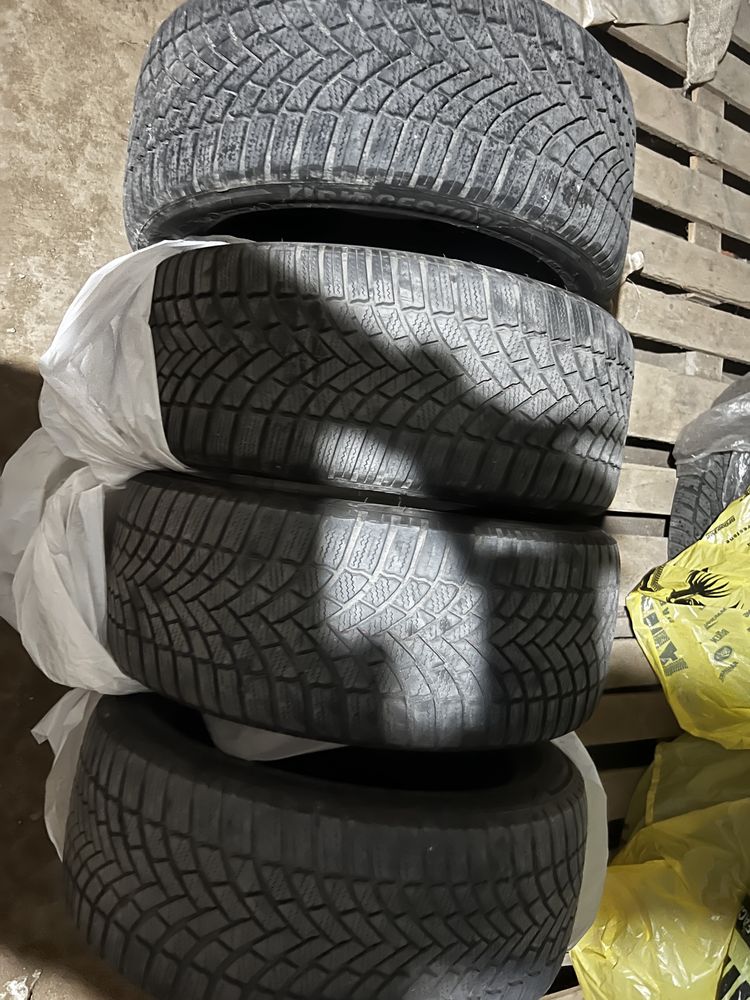 Зимни Гуми 235/45/r18 Bridgestone Blizzak