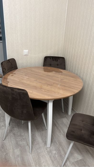 Продам стол и стулья