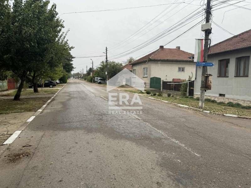 Самостоятелна къща в с. Сандрово, обл. Русе