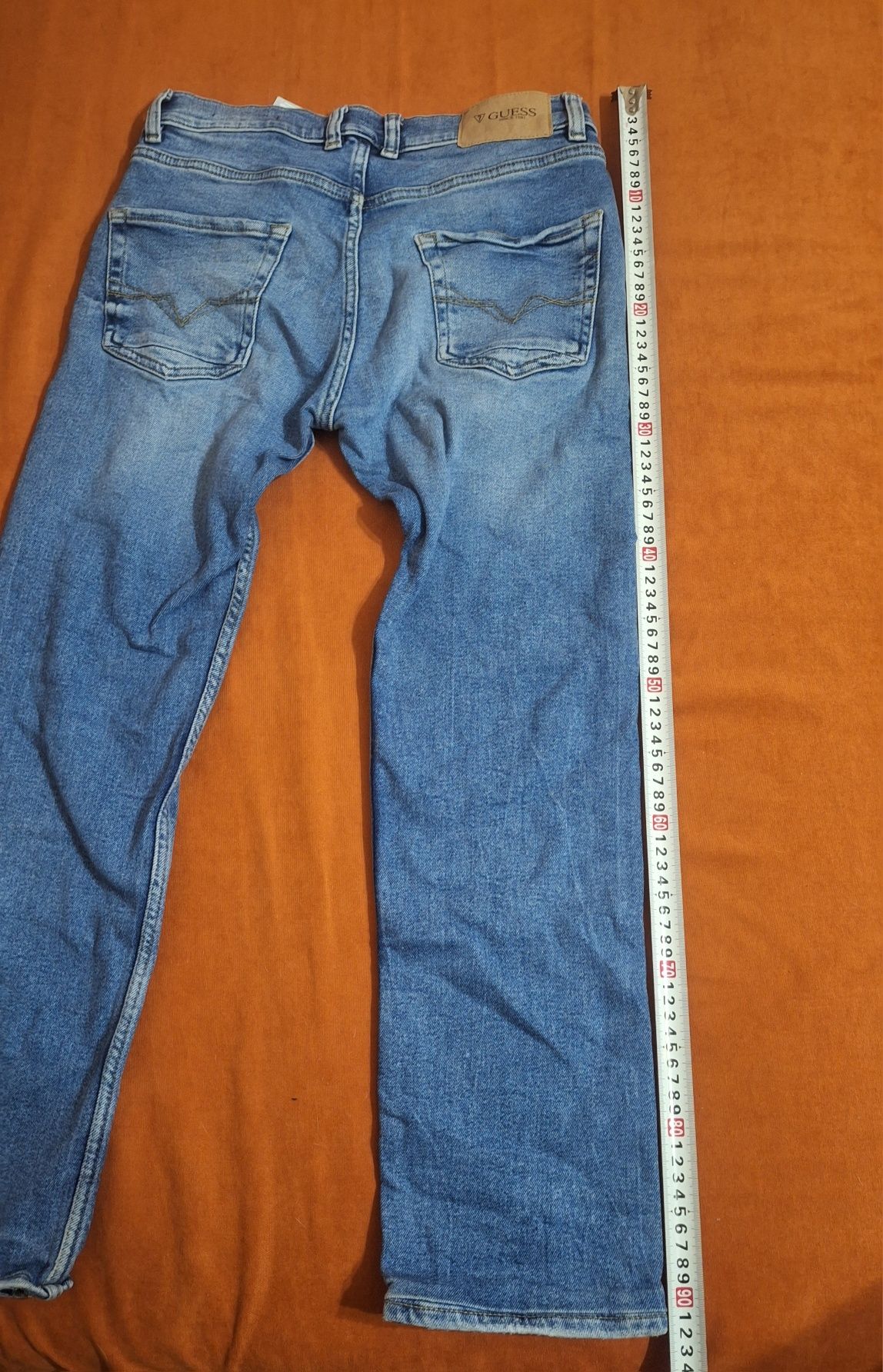 Маркови дънки Guess