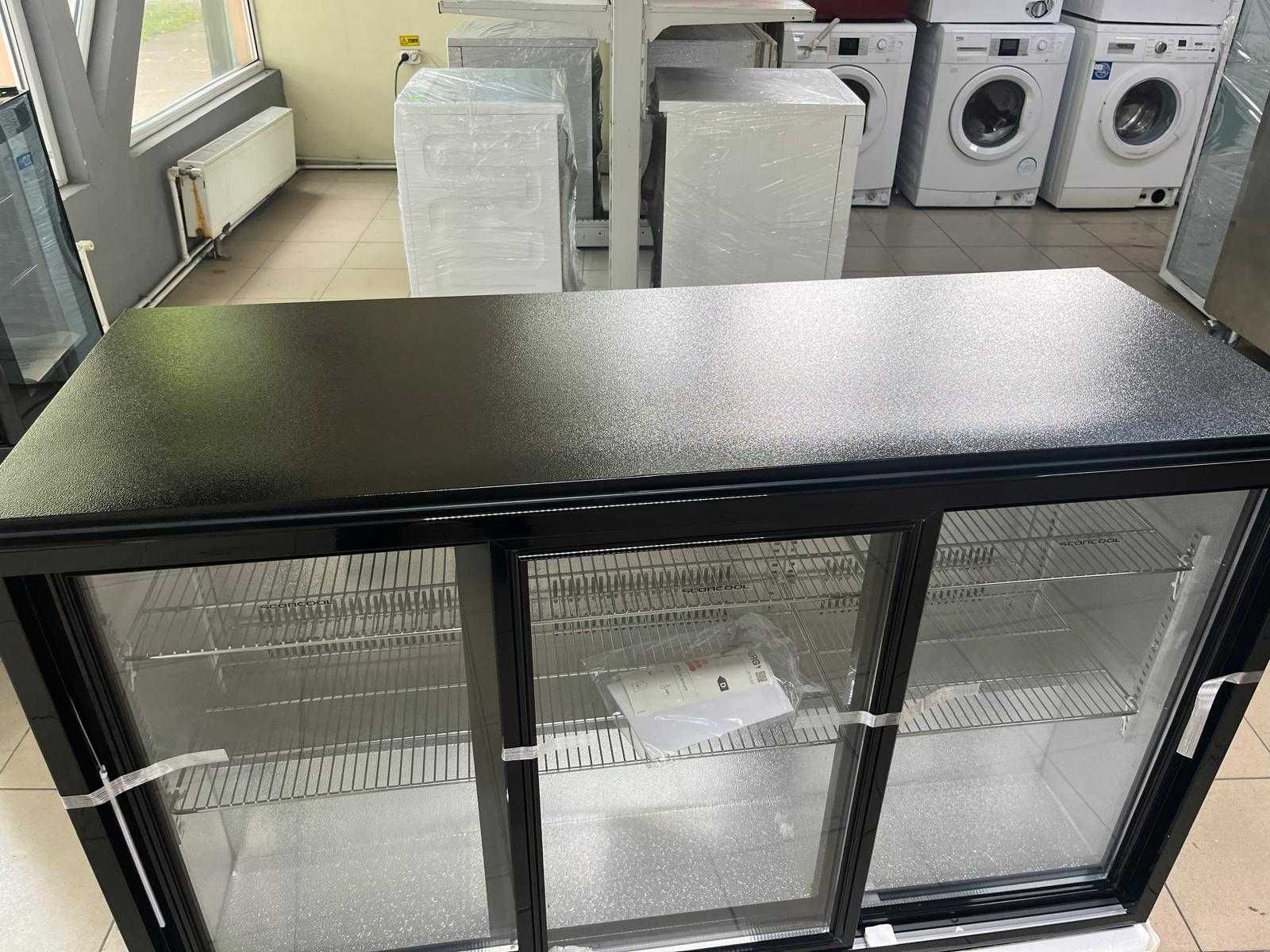 Vitrina bauturi/cofetarie 3 usi