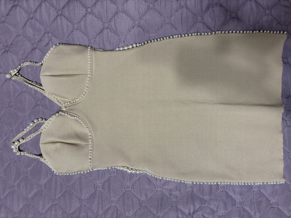 Дамска рокля с перли