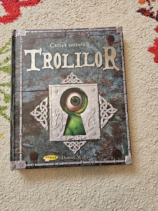 cartea secreta a trolilor