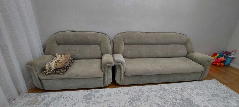 Продается диван в хорошем состоянии