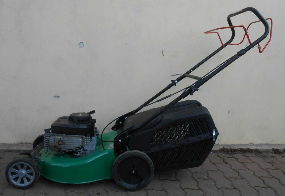 Masina tuns iarba gazon AUTOTRACTIUNE benzina Briggs&Straton