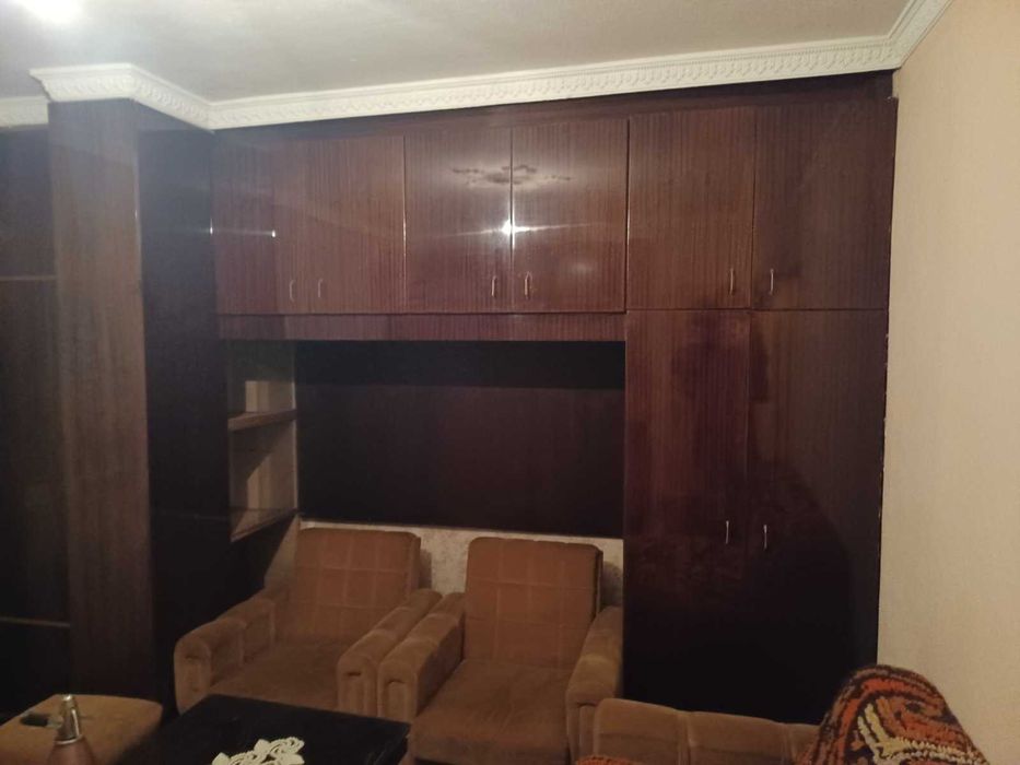 Подарявам стари мебели