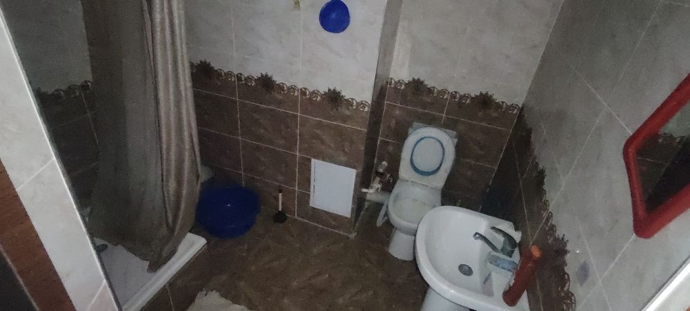 Арендага Азия мехмонхонаси йонида квартира