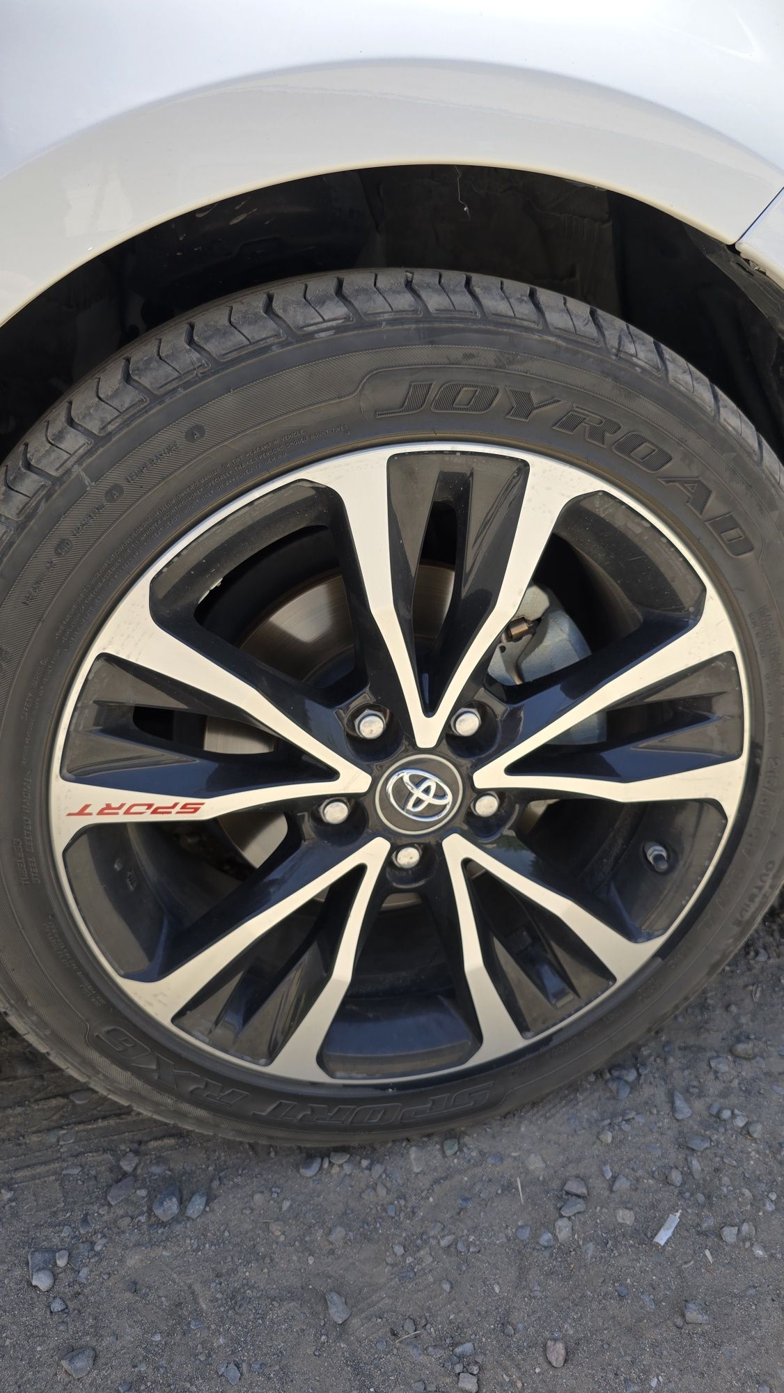 Toyota. corolla  levin 2022  oxirgi padzisa redlini  39000 k.m. yurgan