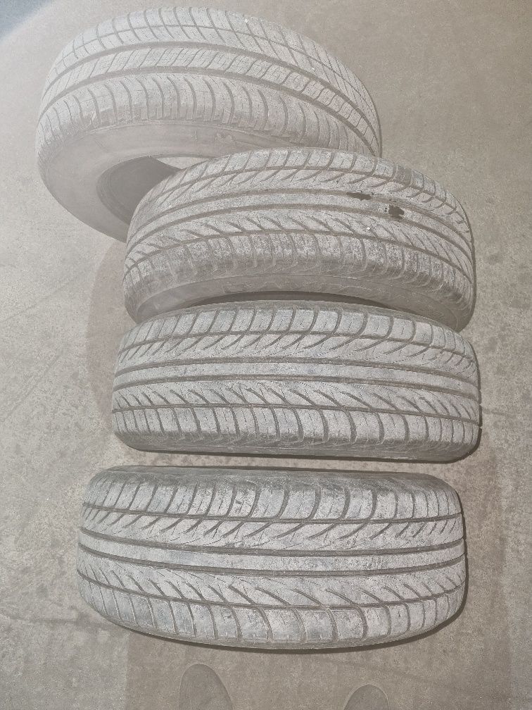 Продавам летни гуми 15 цола 195/65/R15