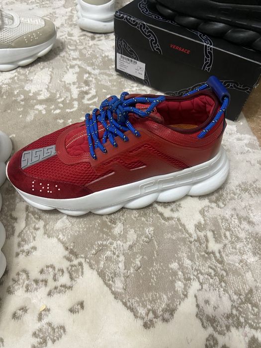 Versace chain reaction