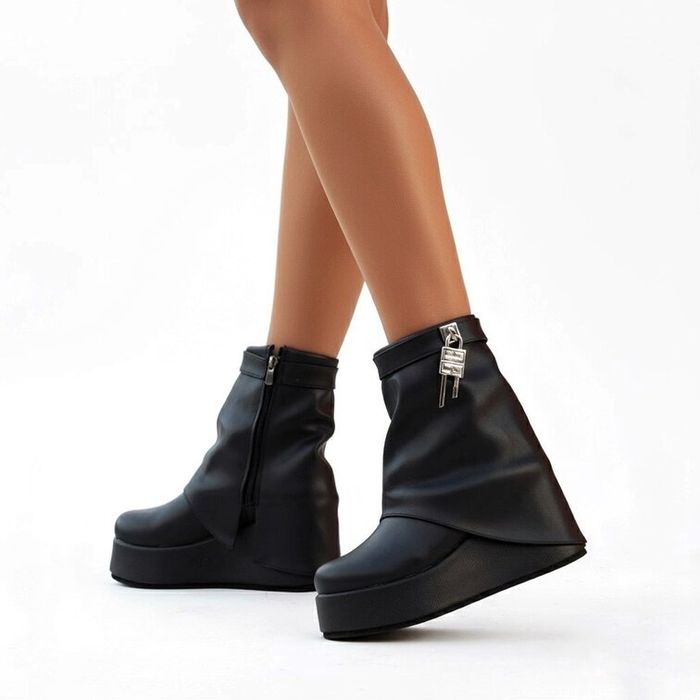 Боти на платформа - черна кожа (36-40)