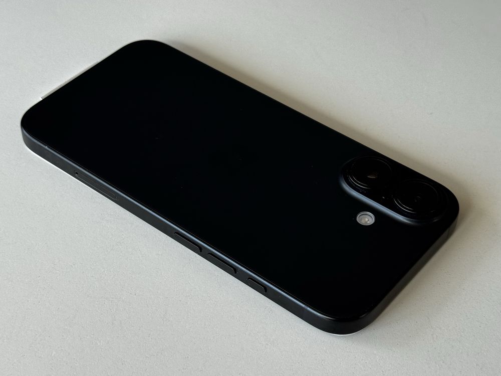 Iphone 16 128GB Black 100% Батерия! Гаранция 6 месеца