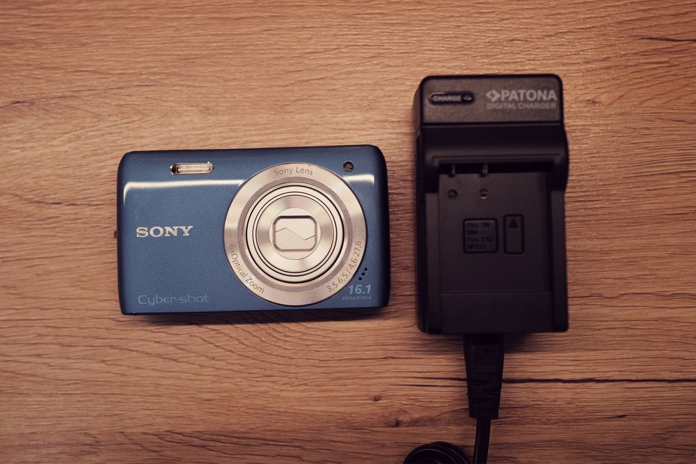 Aparat foto Sony Cybershot 16Mp Zeiss compact digital Blue W670
