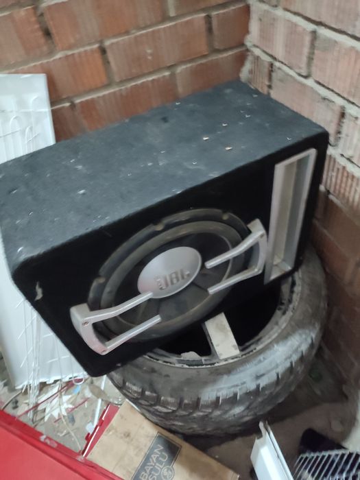 Савбуфер jbl для машины