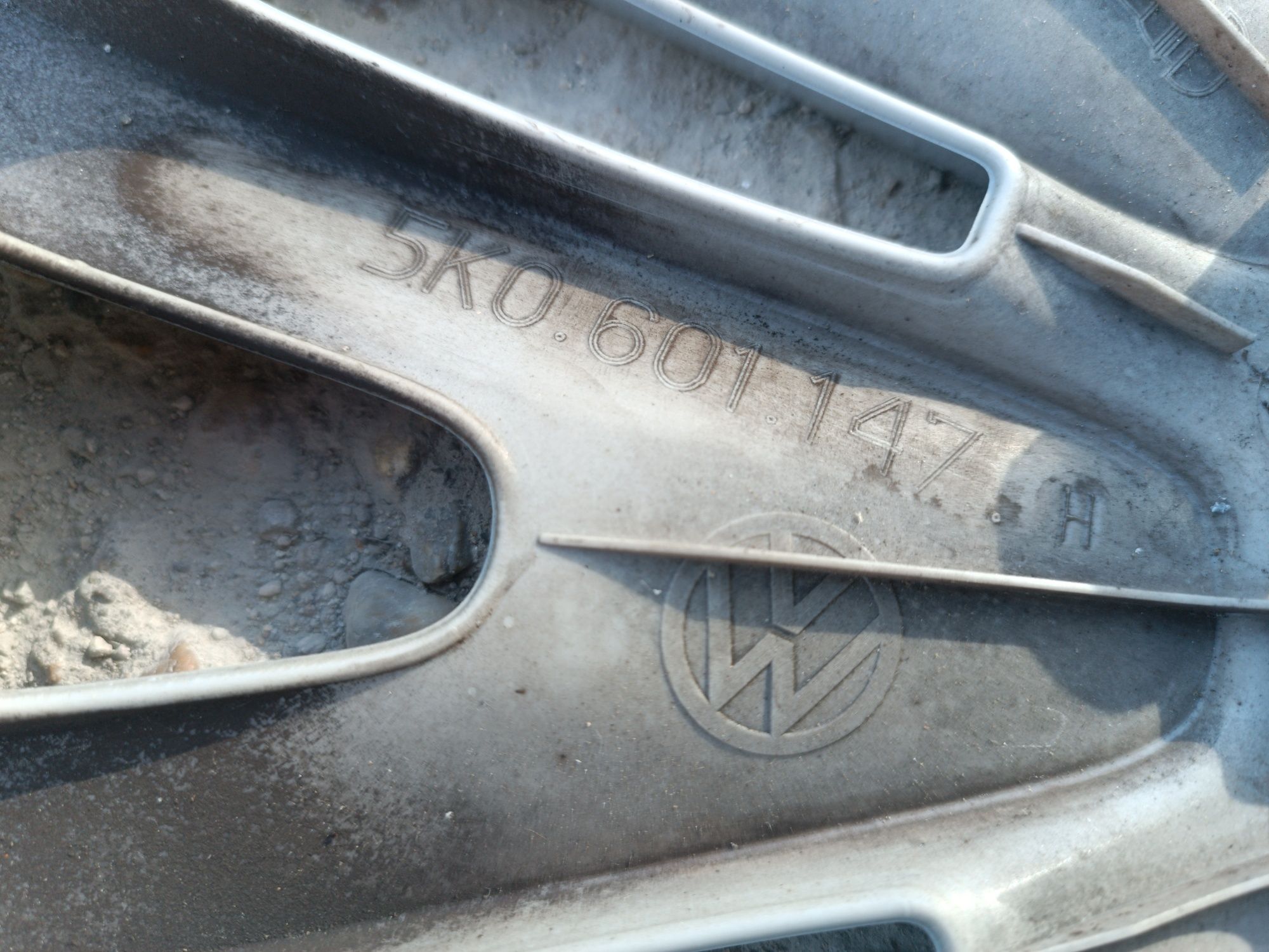 Оригинални тасове VW 15 цола