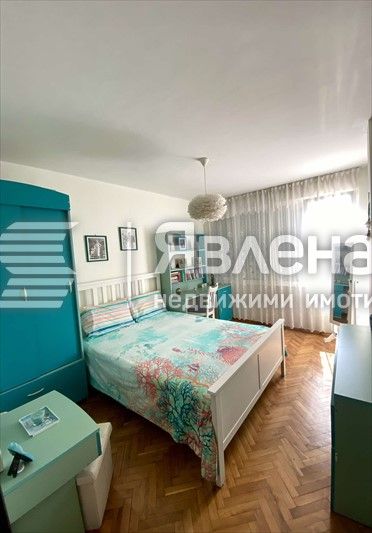Продава се Тристаен апартамент в Варна, Бриз - 77 кв.м за 2416 €/кв.м - Снимка #2