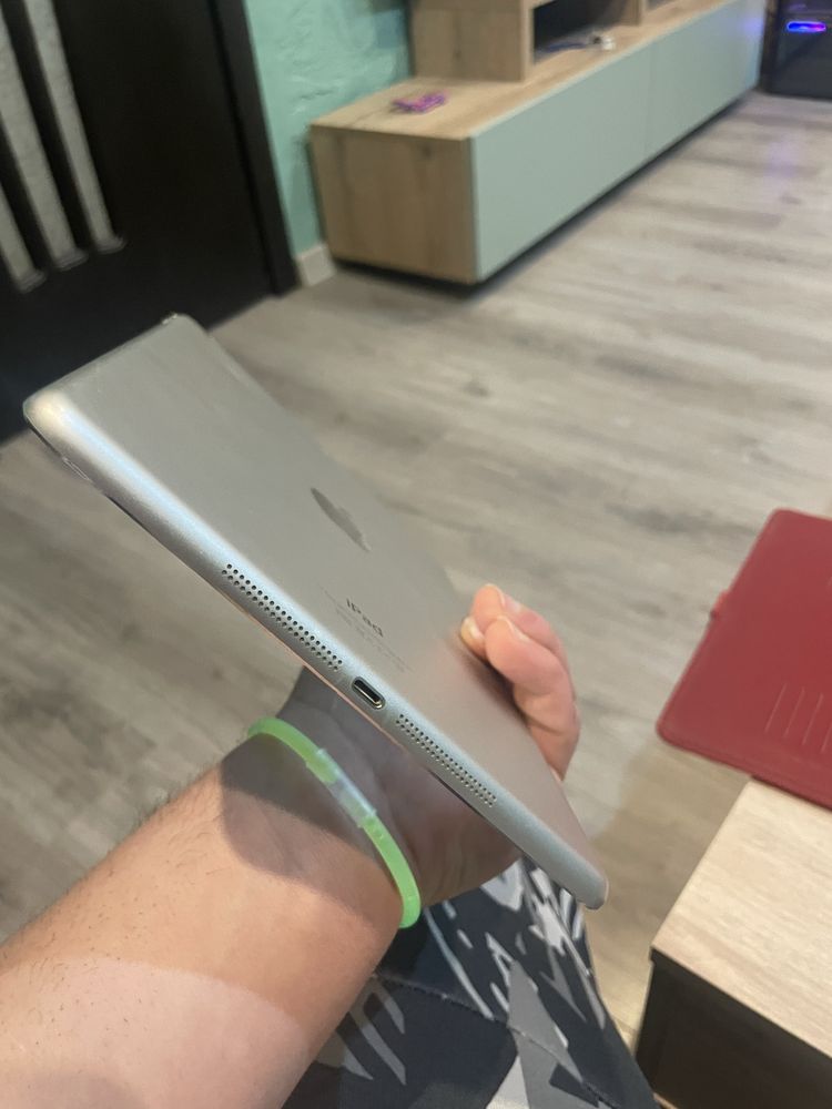 Ipad Air 32 gb перфектен