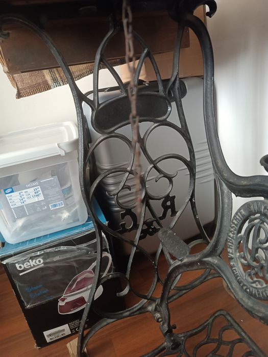 Mașină de cusut singer