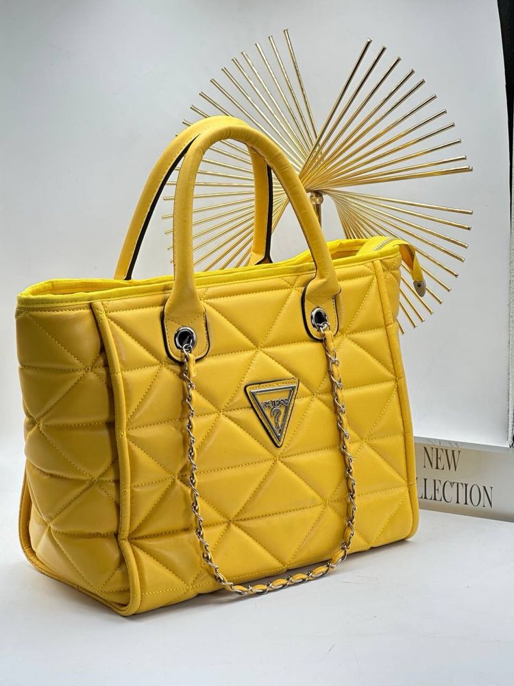 Geanta Guess Noua !!! Dimensiuni 30/30 !!!