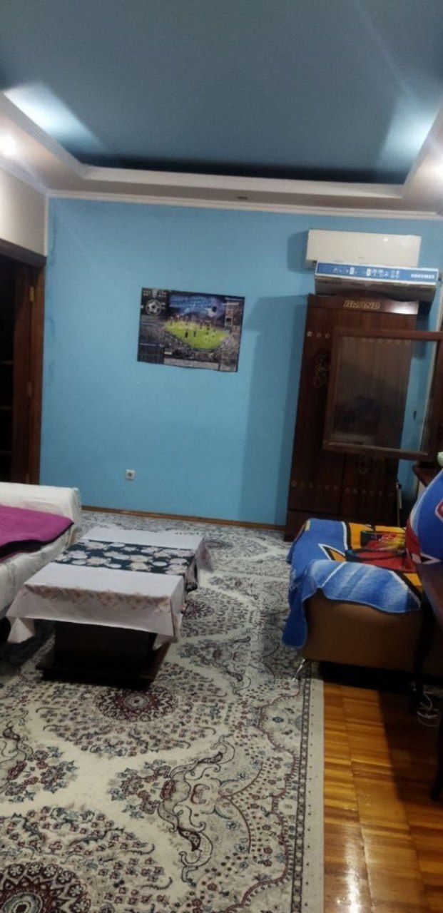 Продаётся квартира Юнусабад 19кв 2/2/5