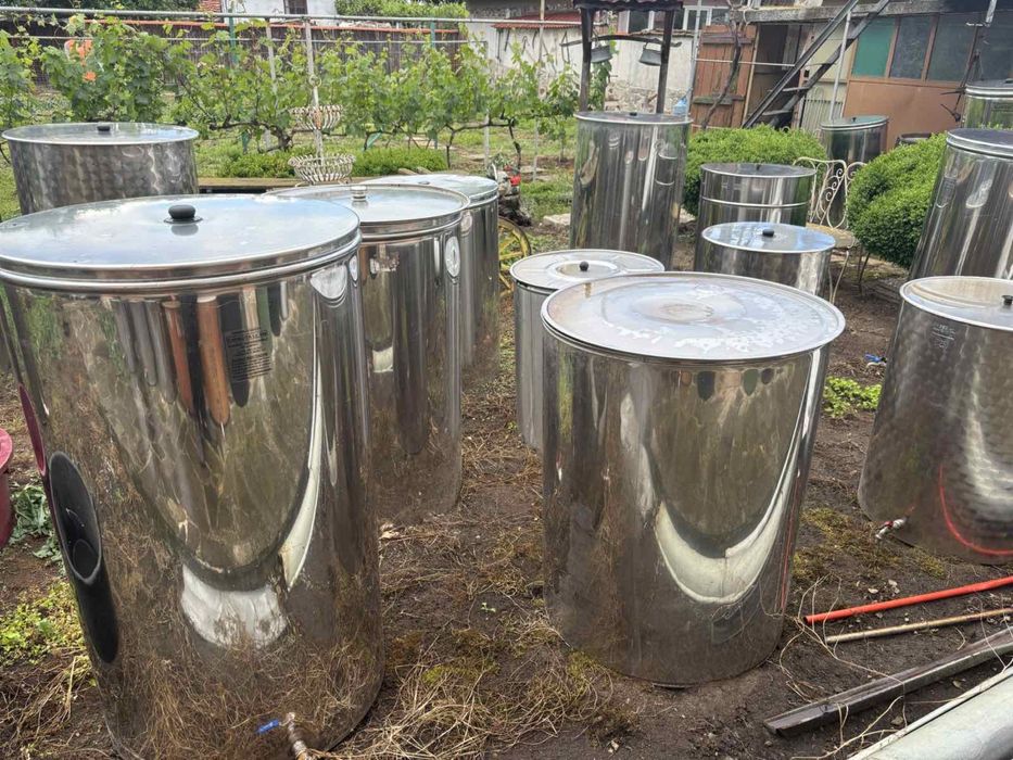 Съдове за вино, внос от Италия