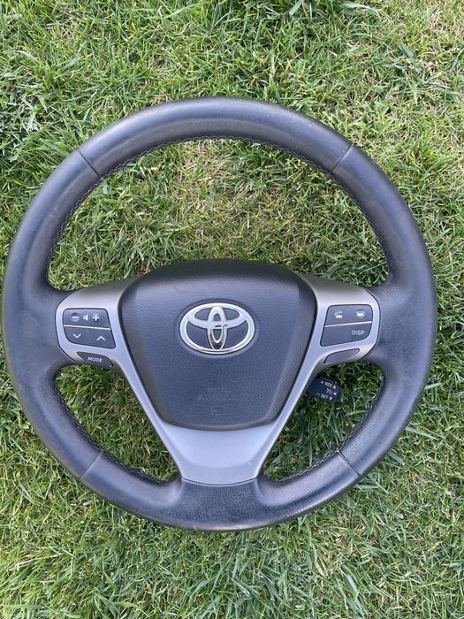 Волан с airbag за тойота авенсис т27