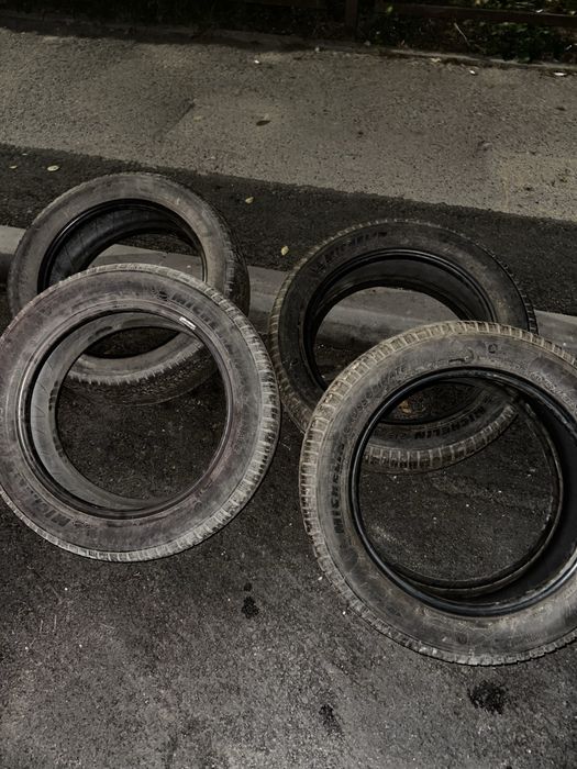 Шины michelin демисезон(215/55/r17)