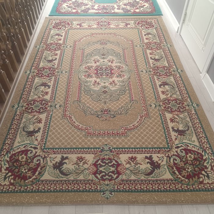 Ковер  бежевый б/у