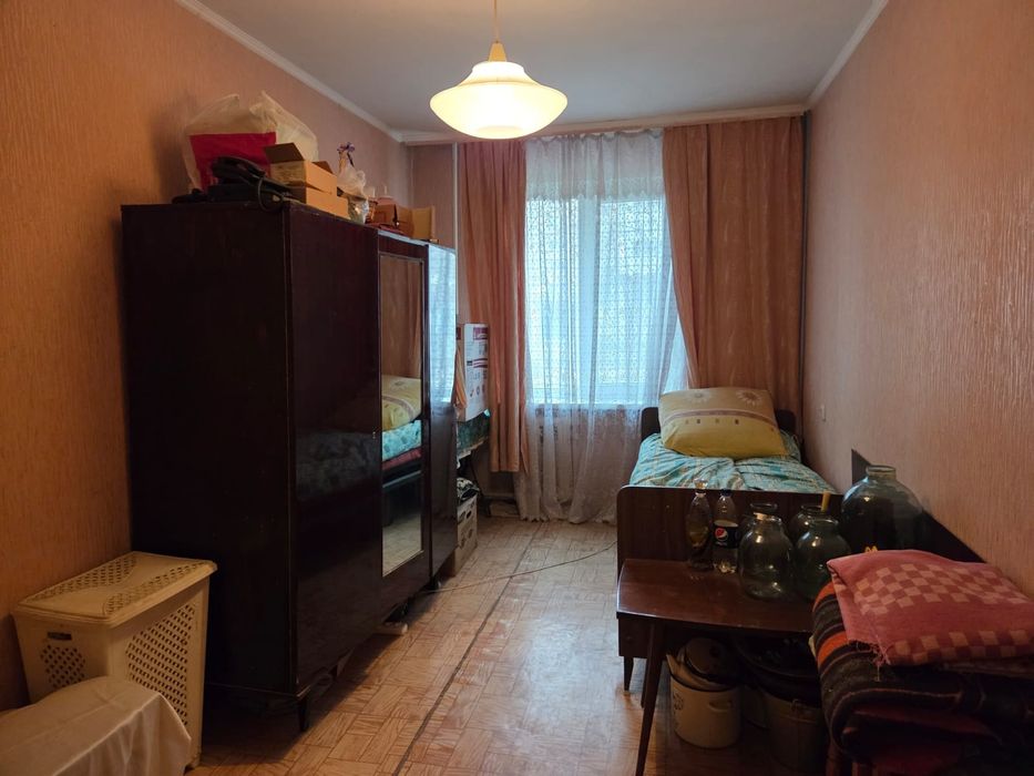 3-комн., 1 этаж, 4 мкр.