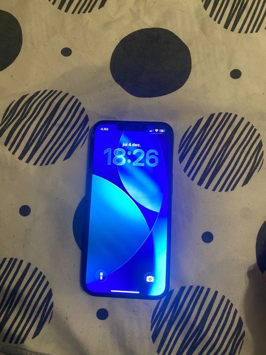 Vând iphone 13 256gb