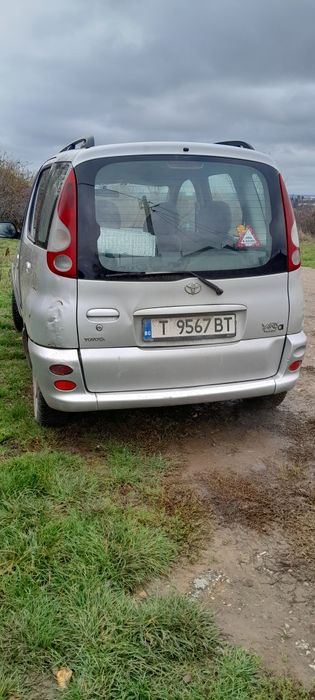 Toyota Yaris Verso 
Колата е с два ключа ,застраховка