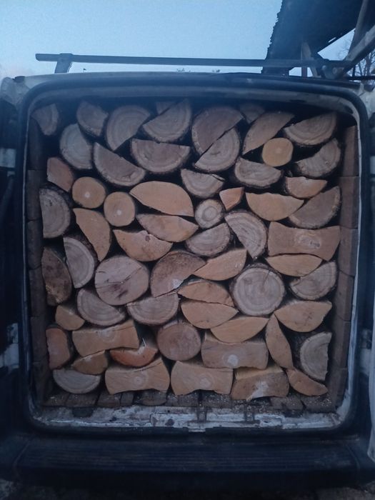 Vând lemne de foc  uscate sau verzi