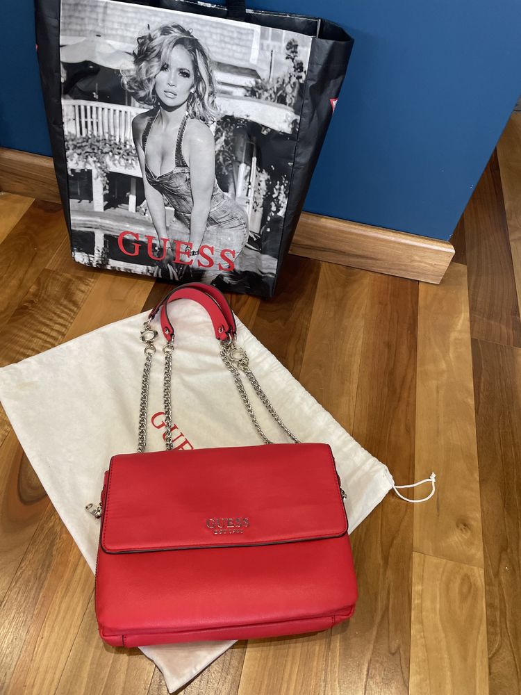 Дамска чанта Guess