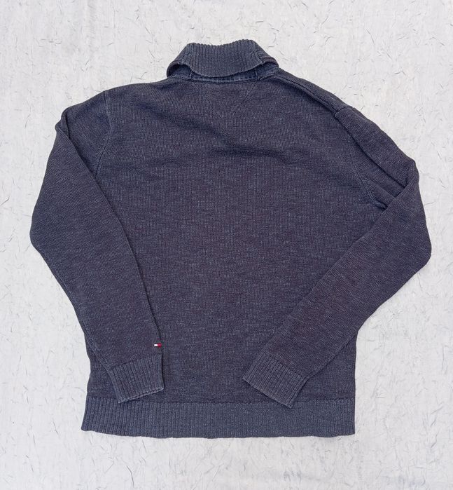 Vând pulover de bărbați Tommy Hilfiger!