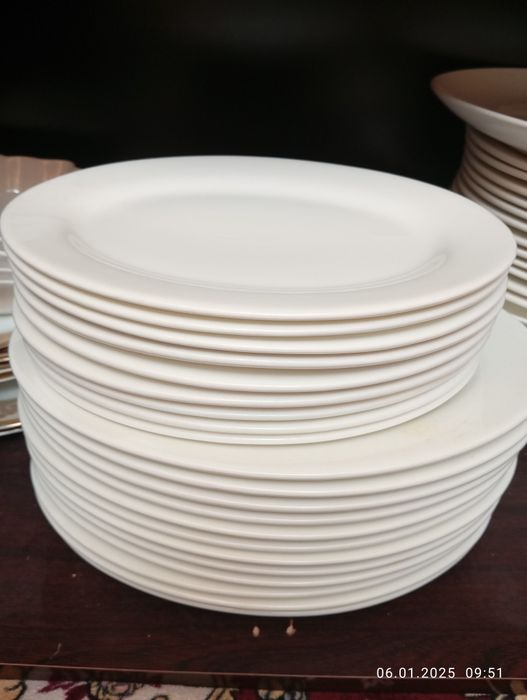 Продам тарелки овальные