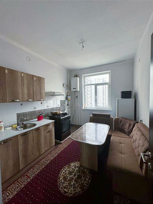 Bodomzor metro yaqnida kvartira bezmakler