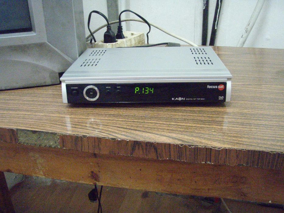 Receptor satelit SD (fara HDMI) Kaon K-ES1280CO Focus Sat + cartela